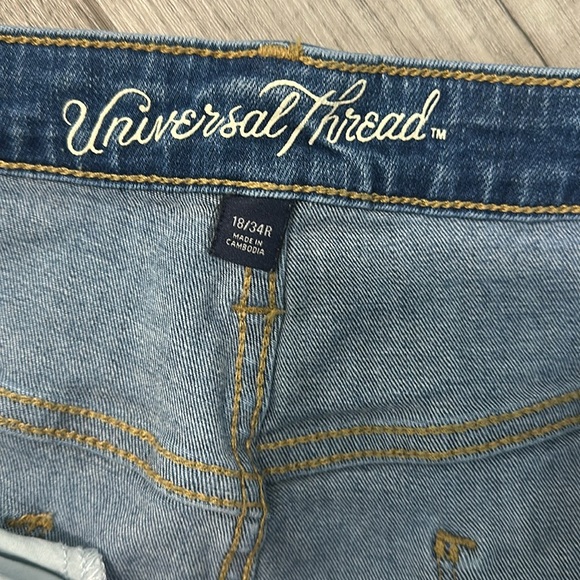 Universal Thread Jeans - Picture 5 of 8